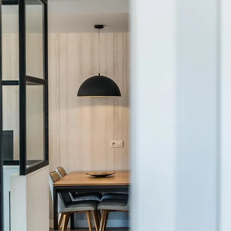 Cid Iii Apartment Burgo